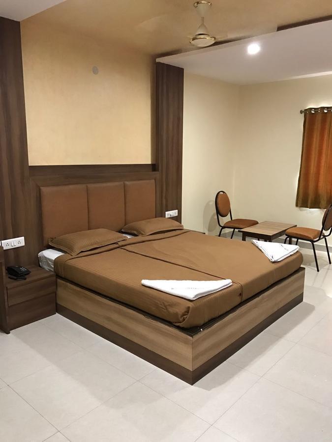 Hotel Dwaraka Paradise Hyderabad Exterior photo